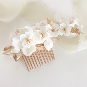 White Floral Gold Hair Comb